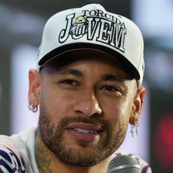 Neymar doit subir une nouvelle opération au genou gauche