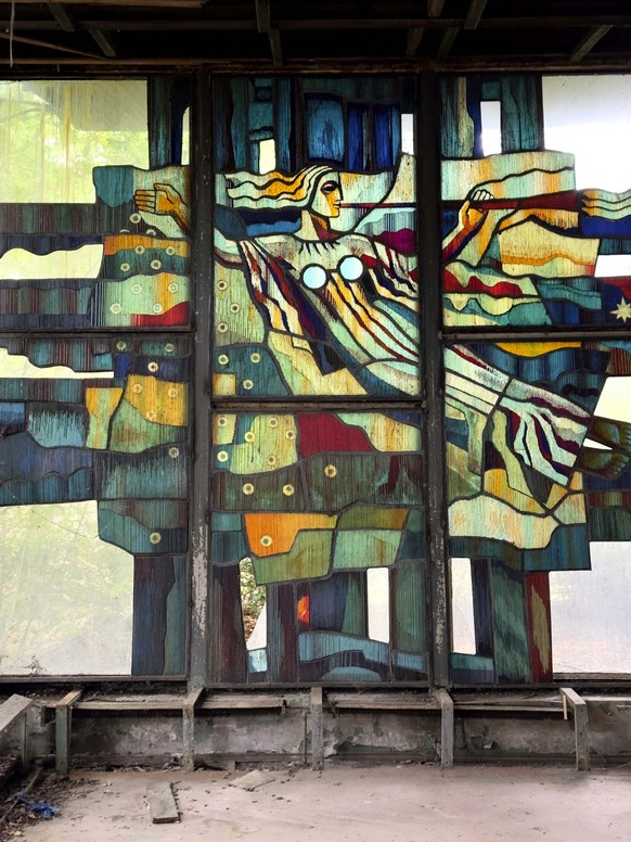 On aimerait récupérer le vitrail et l'emporter à Kiev pour le mettre en valeur.