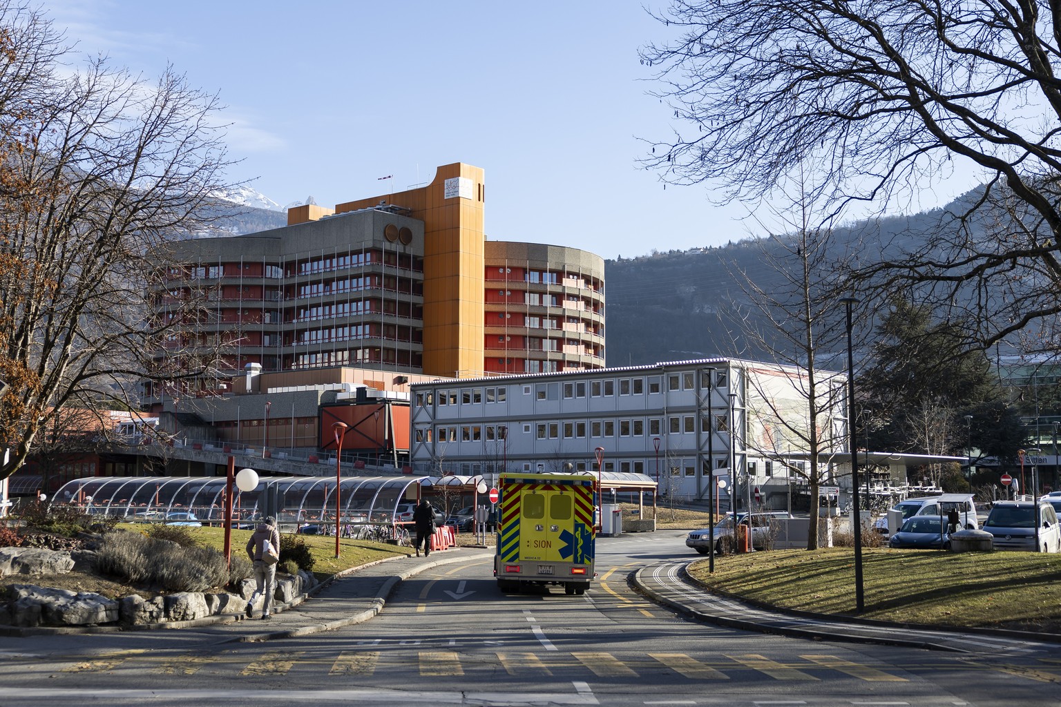 epa12631148 A general view of the Valais Hospital where some of the 'Le Constellation' fire injured victims are being treated in Sion, Switzerland, 06 January 2026. 40 persons lost their liv ...
