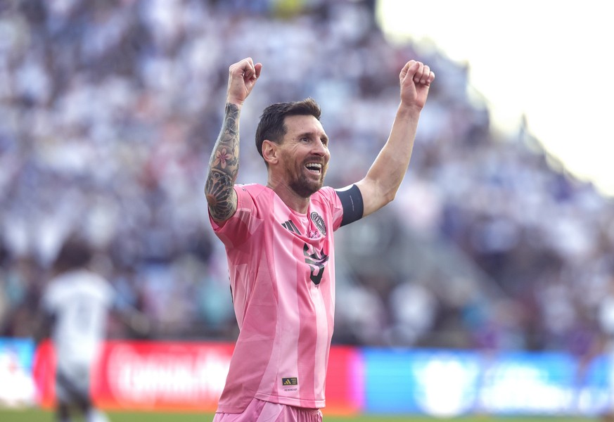 epaselect epa12575854 Inter Miami CF&#039;s Lionel Messi celebrates winning the 2025 MLS Cup Final soccer match between Inter Miami CF and Vancouver Whitecaps FC, in Fort Lauderdale, Florida, USA, 06  ...