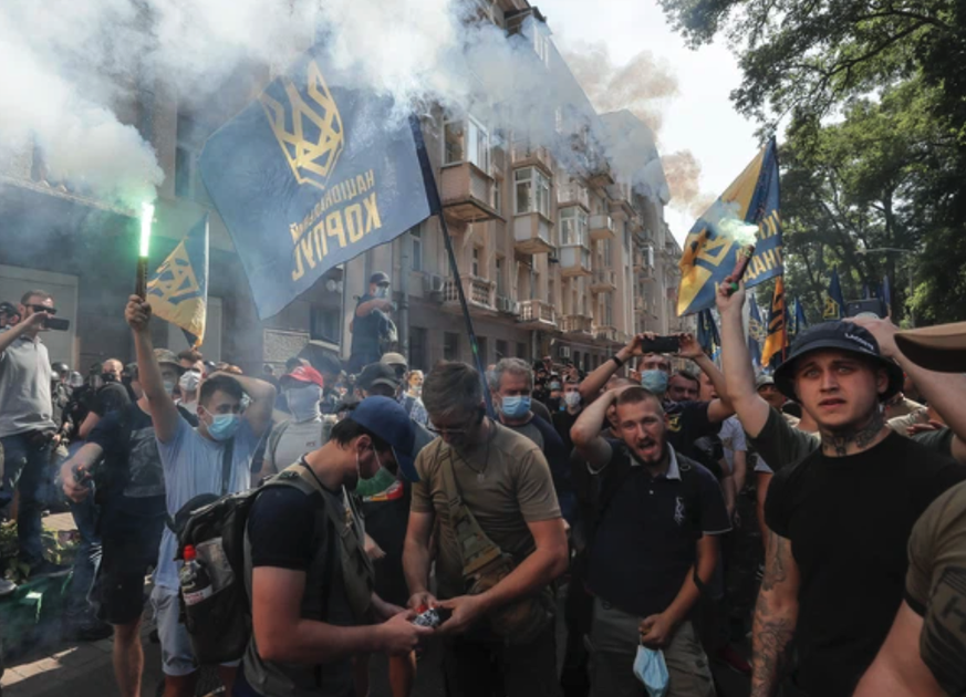 Manifestation à Kiev: «Pas de capitulation face à Moscou», scandent-ils.