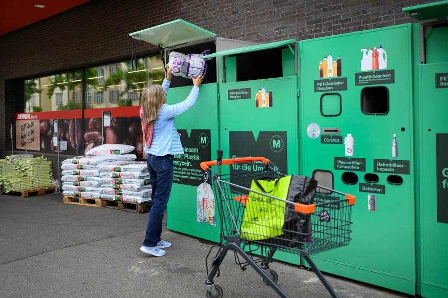 Le système Recypac est déjà en place à Berne: Migros maintient néanmoins les stations de recyclage actuelles à l&#039;avenir, contrairement à Coop.
