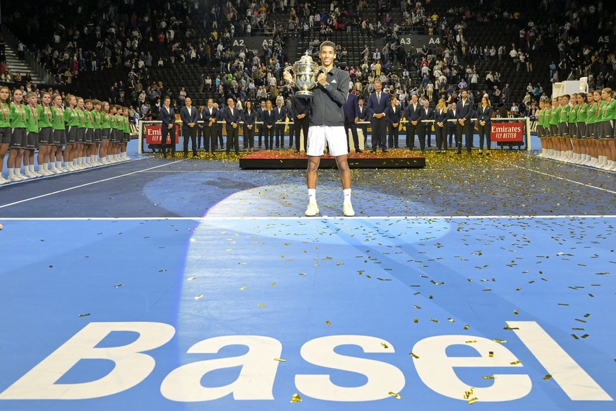 Canada&#039;s winner Felix Auger-Aliassime poses after the final at the Swiss Indoors tennis tournament at the St. Jakobshalle in Basel, Switzerland, on Sunday, October 30, 2022. (KEYSTONE/Georgios Ke ...