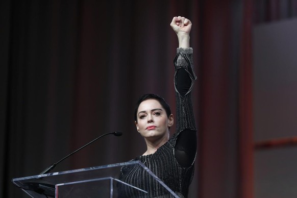 Rose McGowan (Charmed) est l&#039;une des premières femmes à témoigner contre Harvey Weinstein dans l&#039;affaire d&#039;agressions sexuelles sur plusieurs personnes