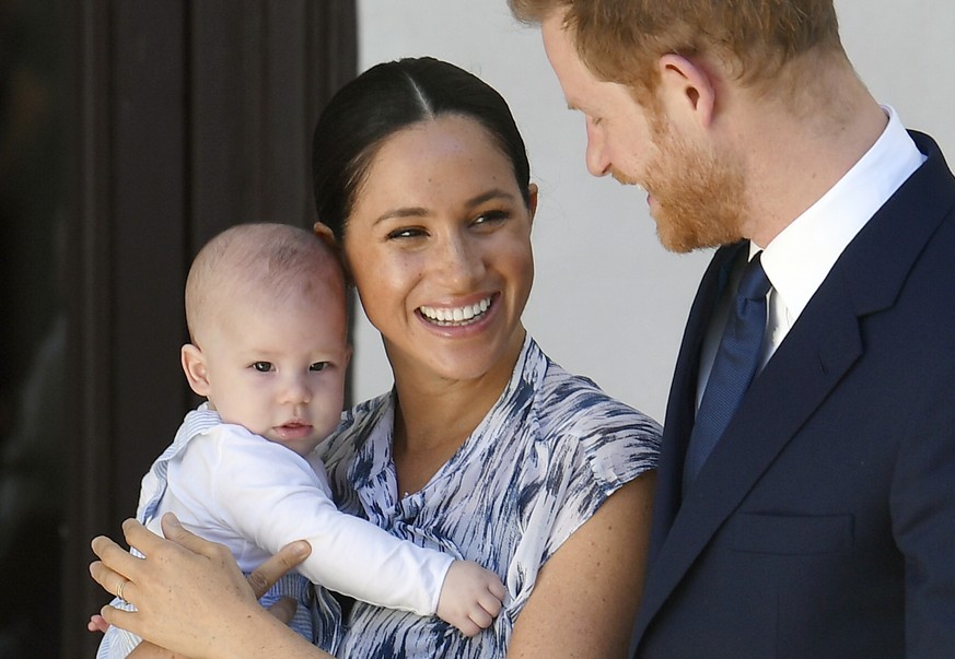 epa09251589 (FILE) - Britain&#039;s Prince Harry and his wife Duchess Meghan, holding their son Archie, at the Desmond and Leah Tutu Legacy Foundation in Cape Town, South Africa, 25 September 2019 (re ...