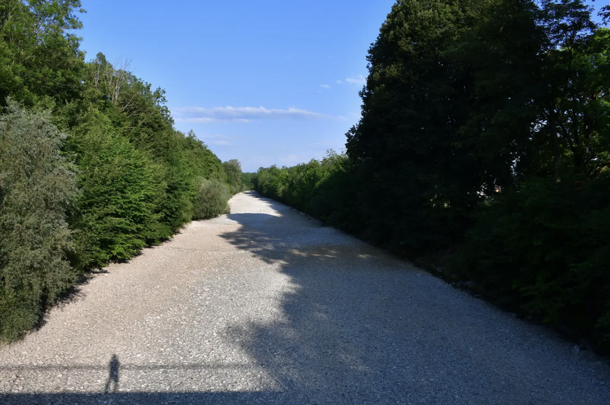 Problème des basses eaux: à la mi-juin, l&#039;Emme près d&#039;Aefligen dans le canton de Berne était par exemple presque asséchée