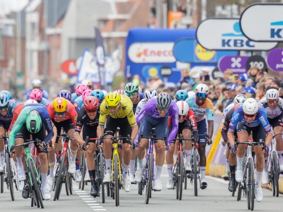 Jasper Philipsen (à droite) a été le plus rapide