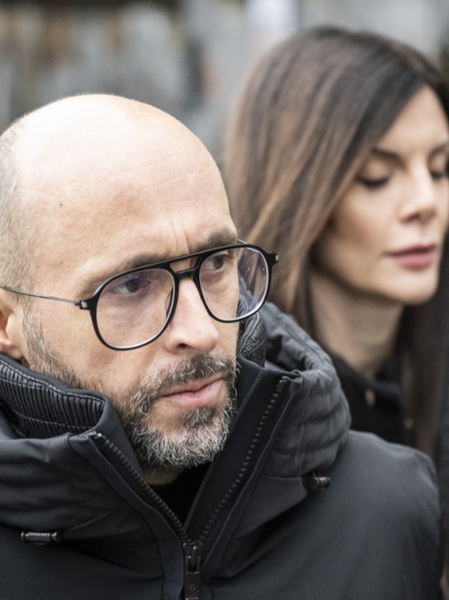 Jacques et Jessica Moretti souhaitent ne plus devoir se rendre dans un poste de police, quotidiennement (photo d'archives).