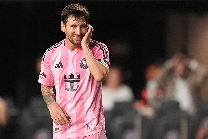 Inter Miami forward Lionel Messi reacts after an unsuccessful scoring attempt against the Chicago Fire during the second half of an MLS soccer match, Tuesday, Sept. 30, 2025, in Fort Lauderdale, Fla.  ...