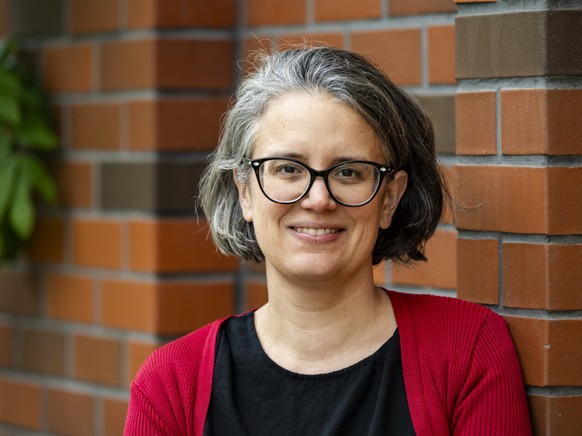 La députée au Grand Conseil vaudois et présidente du PS Vaud, Oriane Sarrasin, avaient à l'époque accusé les abbayes et les fêtes de tir de véhiculer des stéréotypes de genre auprès des écoliers  ...
