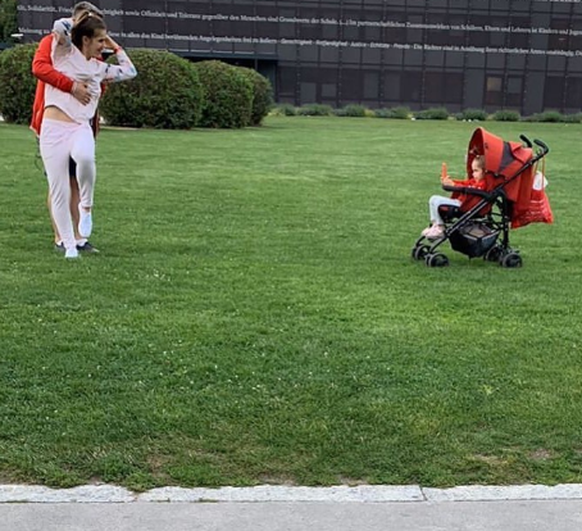 Inluencer Fail: Eltern lassen sich von Kleinkind fotografieren