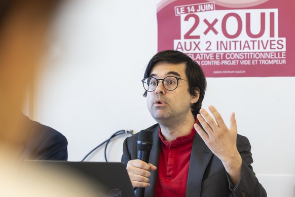 Samuel Bendahan, Conseiller national, parle lors d'une conference de presse de lancement de la campagne "Pour un salaire minimum cantonal" ce lundi 27 avril 2026 a Lausanne. (KEYSTONE/C ...