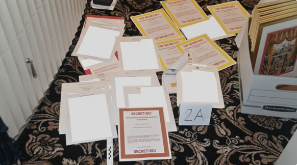 Documents saisis par le FBI.