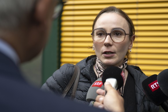 Mihaela Verlooven, avocate de Pascal Jaussi, fondateur de Swiss Space Systems, S3, repond aux questions des journalistes devant le Tribunal penal des affaires economiques du canton de Fribourg ce mard ...