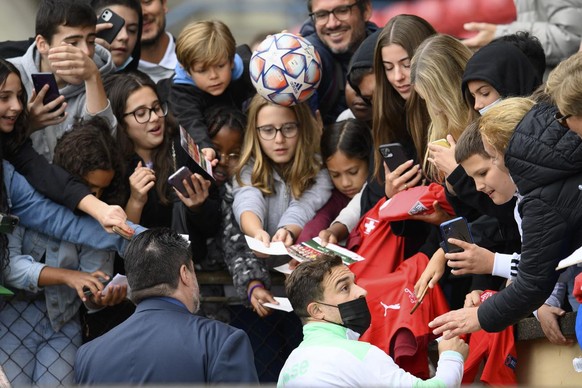 Shaqiri après l'entraînement ouvert aux fans, le 6 octobre à La Pontaise (VD).