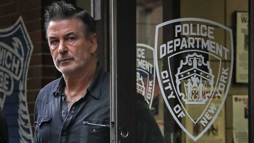Alec Baldwin encourt jusqu'à cinq ans de prison.