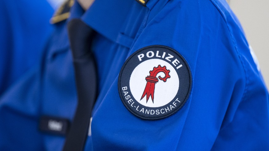 Les faits sont survenus vers 23h30 dans un appartement situé au 1er étage d'un immeuble, indique la police de Bâle-Campagne vendredi.