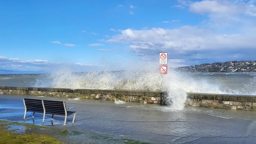 A Genève, la Bise a atteint de nouvelles valeurs record sur le week-end. Et dans le Mittelland aussi, le vent glacial fait chuter massivement la température perçue.