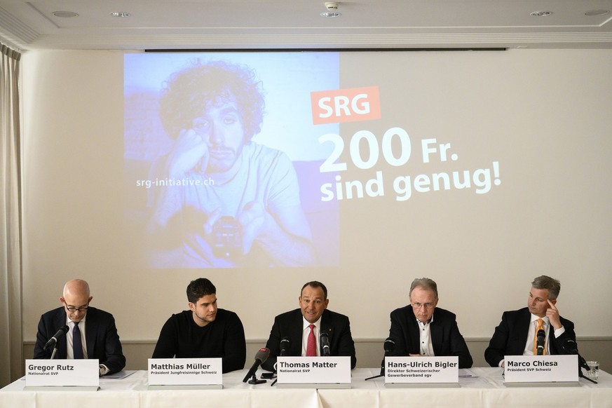 Conférence de presse du comité d&#039;initiative interpartis sur l&#039;initiative SSR &quot; 200 francs, ça suffit ! &quot;, le mardi 1er mars 2022 à Berne.