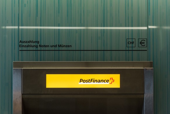 Cash dispenser of PostFinance at Rennweg in Zurich, Switzerland, on October 30, 2018. (KEYSTONE/Christian Beutler)

Postomat der PostFinance am 30. Oktober 2018 am Rennweg in Zuerich. (KEYSTONE/Christ ...