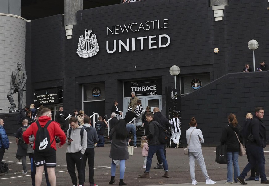 Le club anglais de Newcastle a été racheté par le Fonds public d'investissement d'Arabie saoudite et est devenu potentiellement le plus riche du monde.
