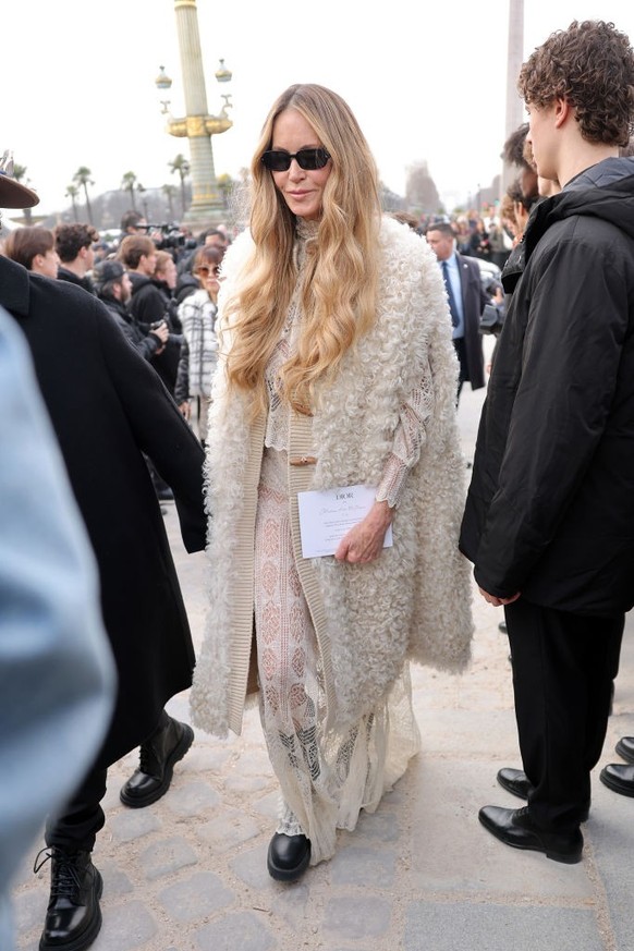 Elle Macpherson au défilé Dior le 4 mars 2025