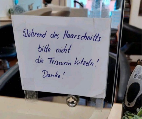 Faildienstag: Lustiges Schild über Kitzeln bei der Frisurin
