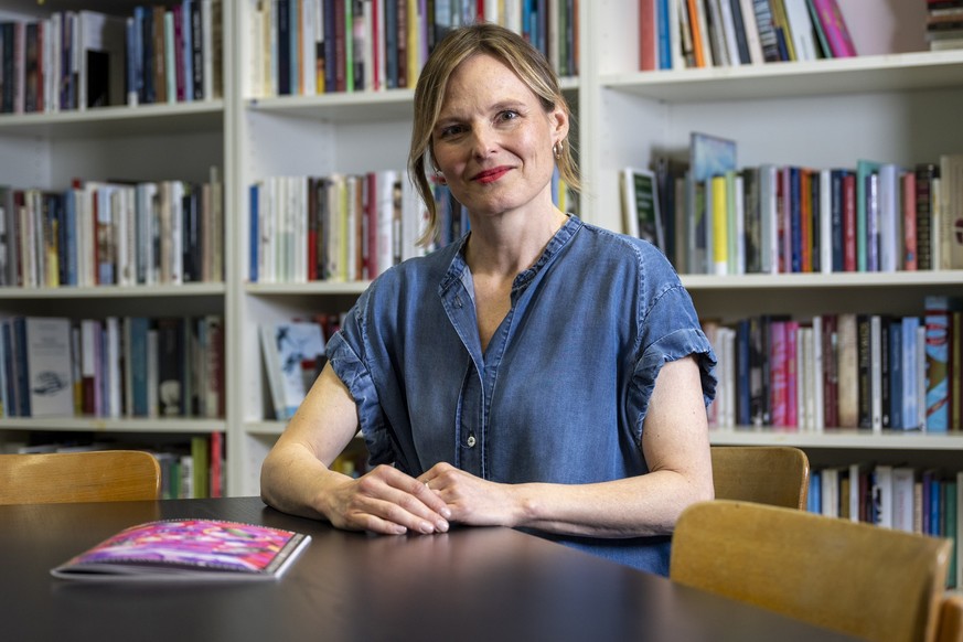 Catherine Schlumberger, Geschaeftsfuehrerin der Solothurner Literaturtage, am Mittwoch, 7. Mai 2025, in Solothurn. (KEYSTONE/Peter Schneider)