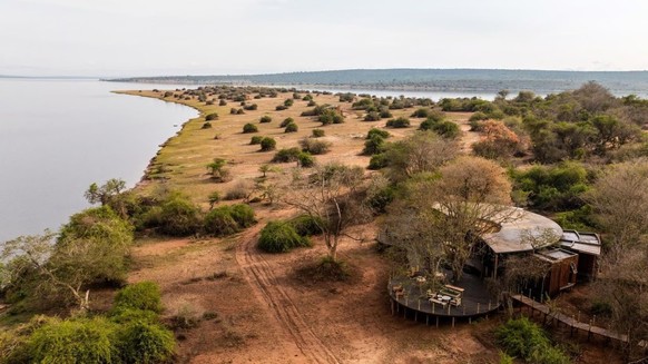 Le Magashi Peninsula Resort est situé au bord du lac Rwanyakazinga, au Rwanda