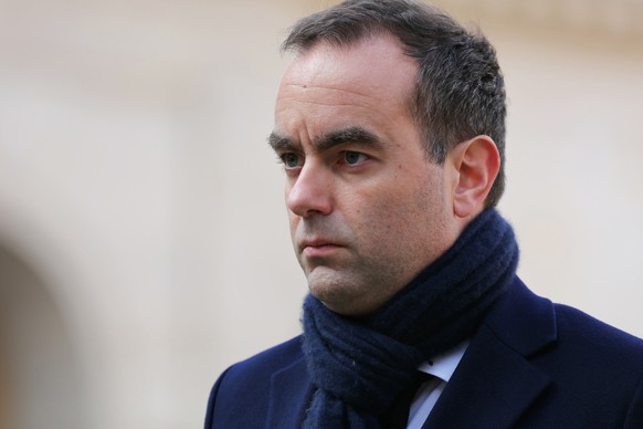 epa11184838 French Minister of the Armed Forces Sebastien Lecornu attends an honor ceremony at Les Invalides, in Paris, France, 27 February 2024. EPA/THOMAS SAMSON / POOL MAXPPP OUT