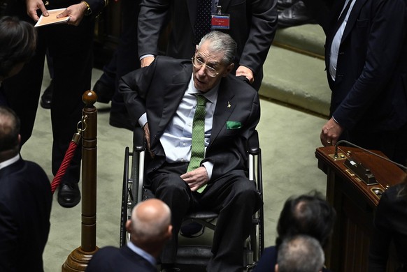 epa10240330 Deputy of Lega, Umberto Bossi, during the election of the Speaker of the Italian Chamber of Deputies during the XIX legislature in Rome, Italy, 13 October 2022. EPA/RICCARDO ANTIMIANI