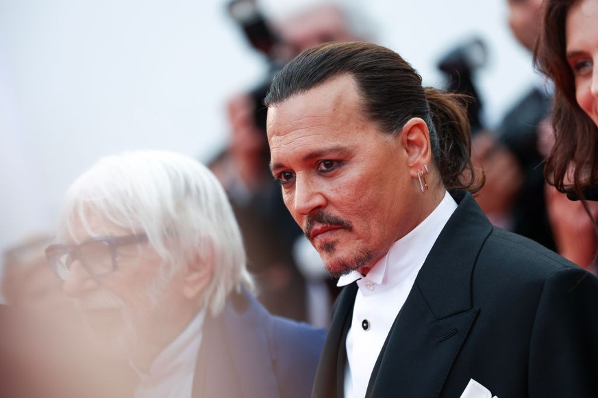 CANNES, FRANCE - MAY 16: Johnny Depp attends the &quot;Jeanne du Barry&quot; Screening &amp; opening ceremony red carpet at the 76th annual Cannes film festival at Palais des Festivals on May 16, 2023 ...