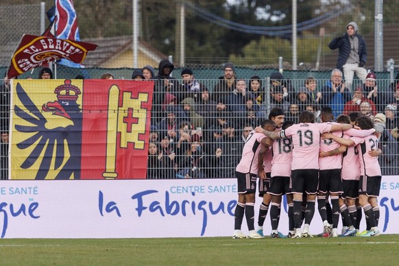 Servette&#039;s players celebrate their first goal after scoring the 0:1, during the Super League soccer match of Swiss Championship between Yverdon Sport FC and Servette FC, at the stade Municipal d& ...