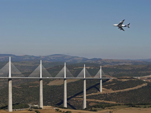 La Pr�fecture avait pourtant �mis une interdiction de sauter depuis le viaduc de Millau.