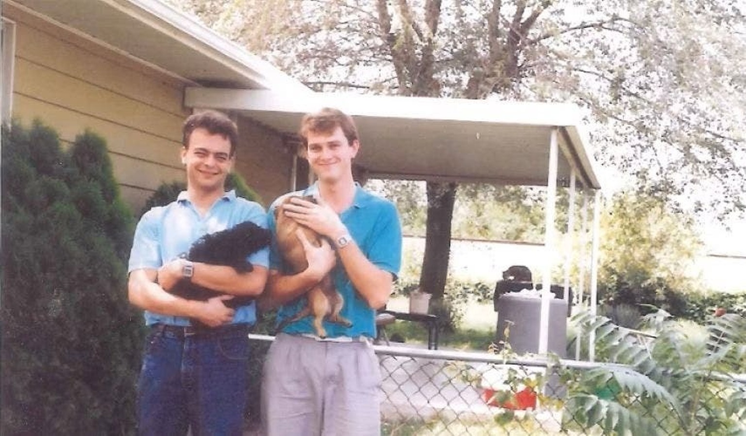 Les fondateurs de Swissquote, Paolo Buzzi (à gauche) et Marc Bürki, en 1987, alors qu&#039;ils étaient encore étudiants en ingénierie.