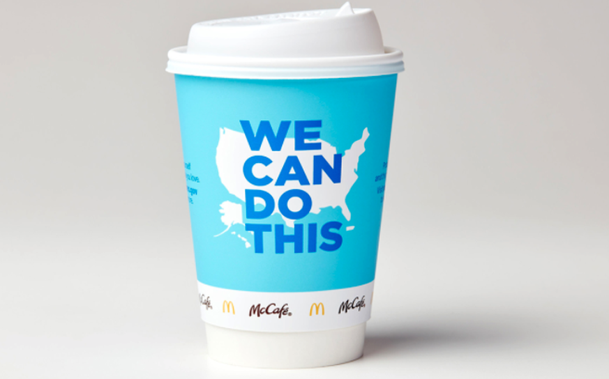 tasse café McDo MacDonald&#039;s USA Etats-Unis We can Do this McCafé inscription slogan vaccin vaccino-sceptique Maison Blanche Joe Biden