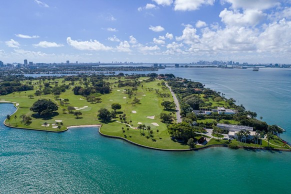 Florida, Miami, Indian Creek Island, country club, golf course on Billionairs Bunker, aerial view. (Photo by: Jeffrey Greenberg/Education Images/Universal Images Group via Getty Images)