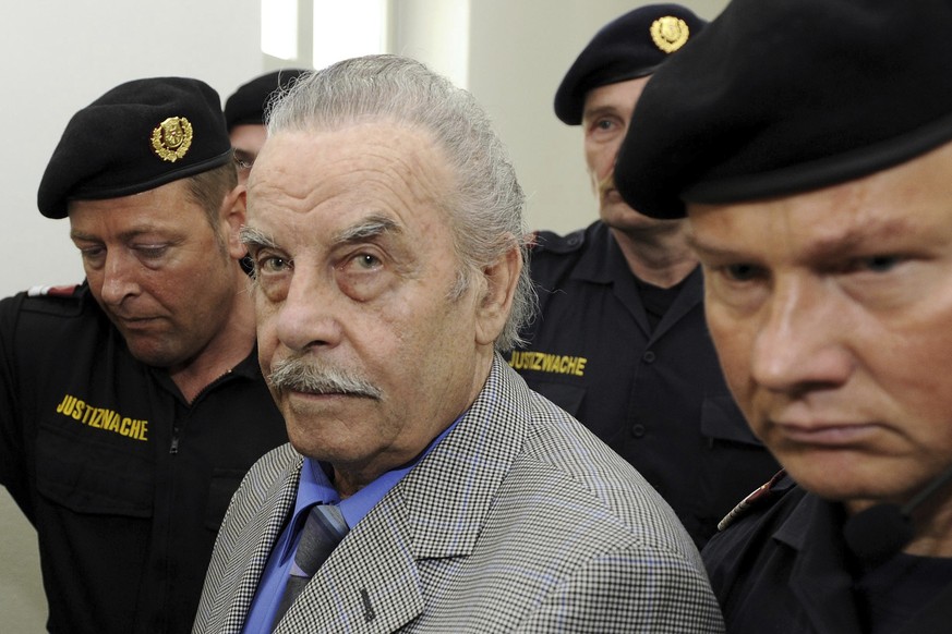 Josef Fritzl a séquestré et violé sa fille de 1984 à 2008 dans une cave-bunker aménagée au sous-sol de la propriété familiale.
