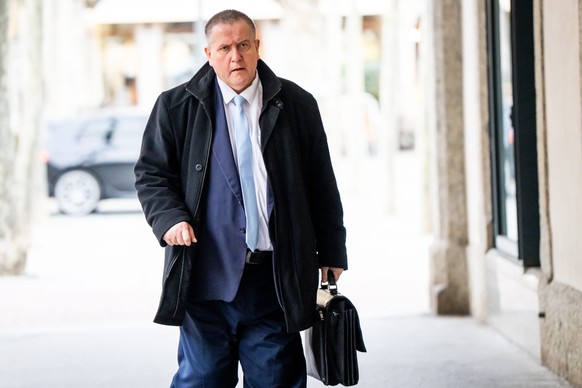 Nicolas Voide, avocat notaire et ex president du Grand Conseil valaisan arrive au Tribunal de district de Martigny, ce mercredi 4 fevrier 2026 a Martigny, pour un proces lie à la faillite de lentrepr ...