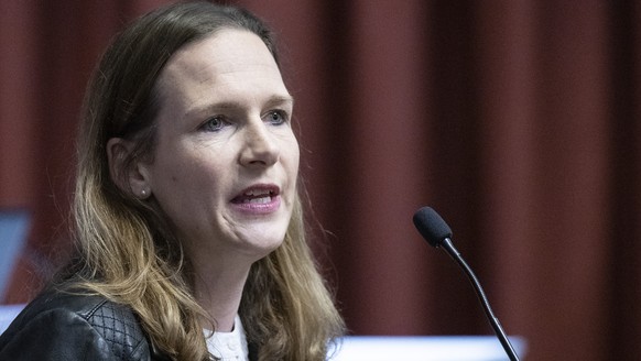 Evi Allemann, Berner SP Regierungsraetin und Bundesratskandidatin, spricht am Parteitag der SP Region Bern - Mittelland, am Montag, 14. November 2022, in Bern. (KEYSTONE/Peter Schneider)