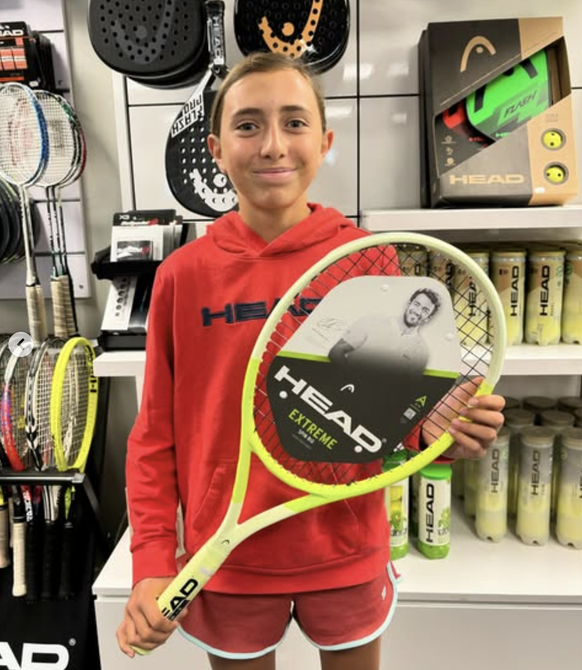 A 13 ans, Clémence Schneider est désormais sponsorisée par Head.