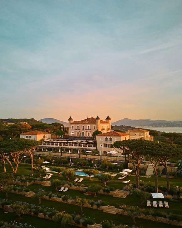 Après Hawaï, l'Italie et la Thaïlande, The White Lotus se déroulera en France, dans ce somptueux 5 étoiles.