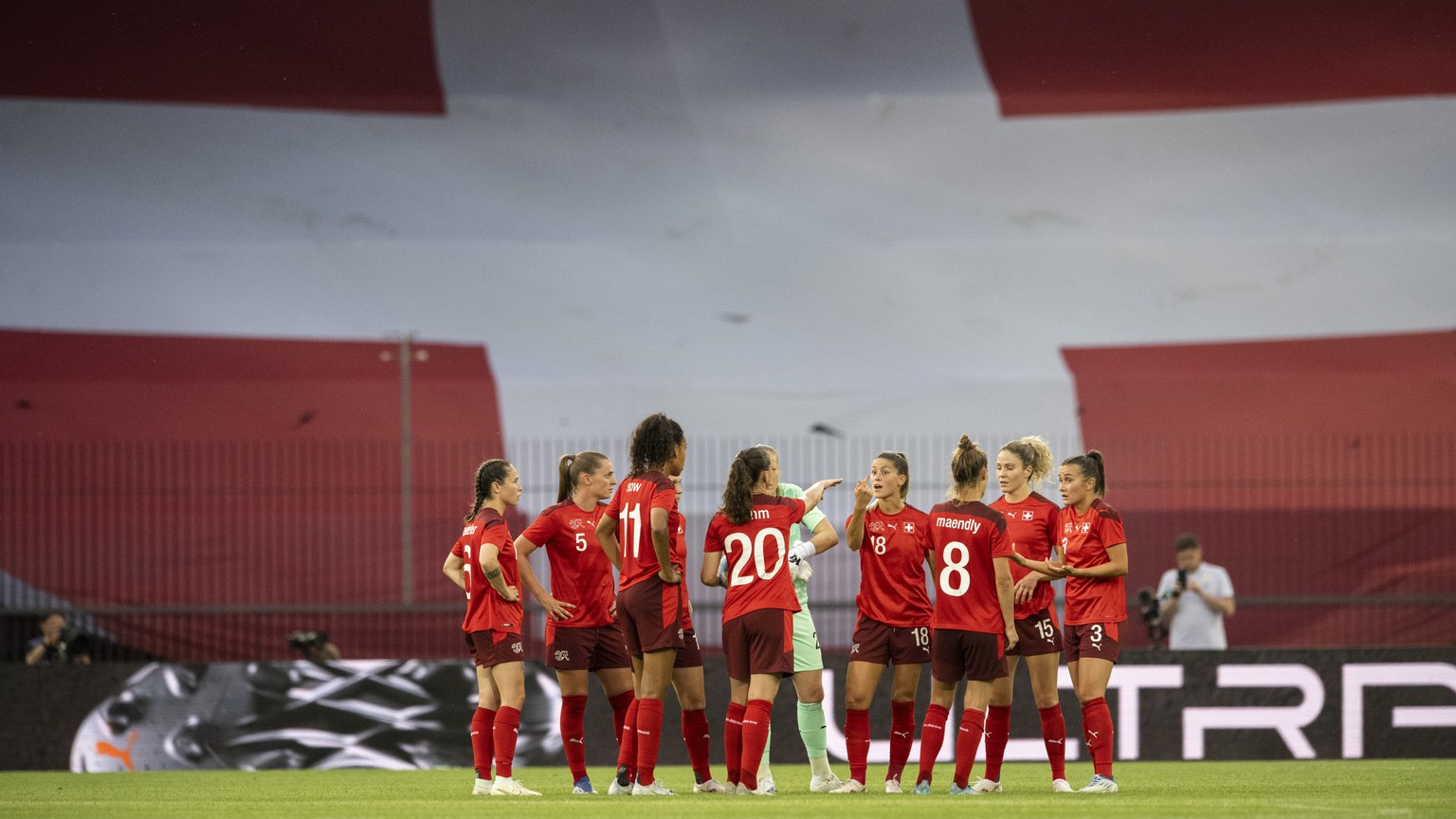 The Swiss team looks disappointed during an international friendly test match between the national soccer team of Switzerland and England, at the Letzigrund stadium in Zurich, Switzerland, Thursday, J ...