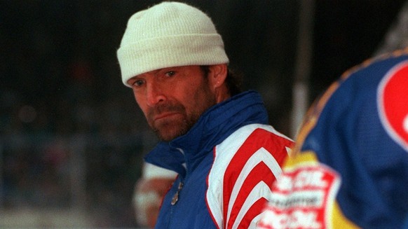 Der Trainer des HC Lugano, der Schwede Mats Waltin (Archivbild 1995) ist am 6. Oktober 1997 nach sechs erfolglosen Spielen in Serie entlassen worden. (KEYSTONE/ARCHIVE)