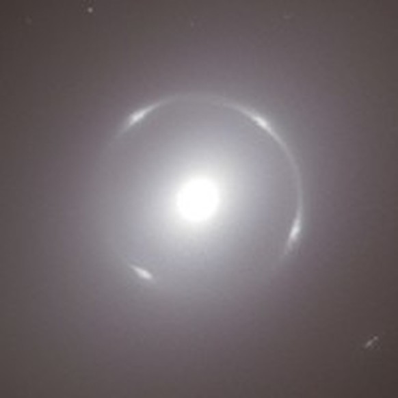 Le télescope spatial Euclid découvre un «anneau d&#039;Einstein».