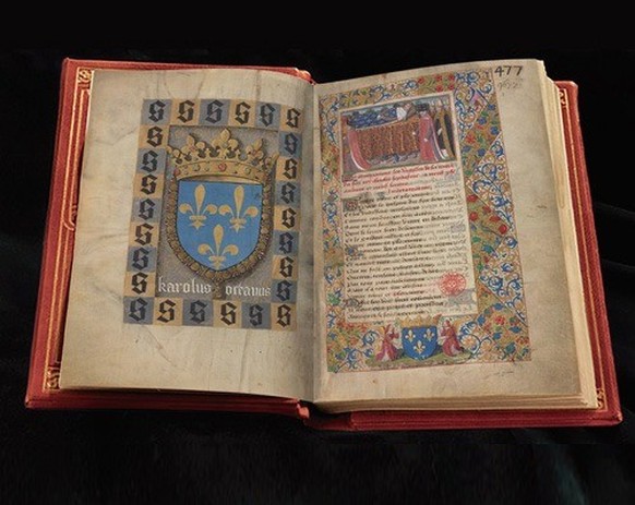 Un fac-similé est une reproduction exacte et détaillée d’un document ou d’un livre ancien, capturant fidèlement à la fois son contenu et son apparence visuelle.