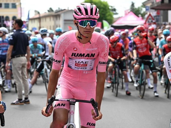 Isaac Del Toro reste en rose avant la derni鑽e semaine du Giro