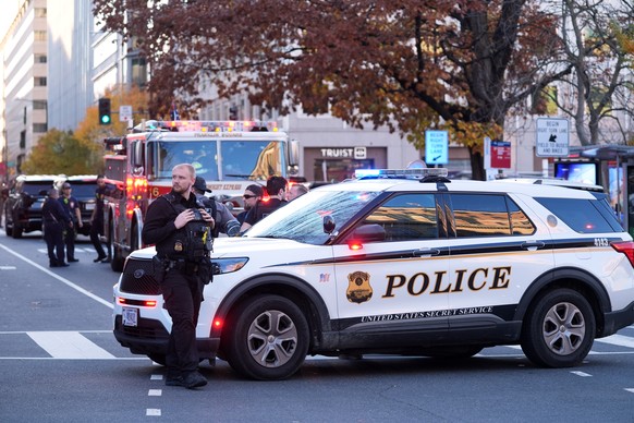 Streets are blocked after reports of two National Guard soldiers were shot near the White House in Washington, Wednesday, Nov. 26, 2025. (AP Photo/Evan Vucci)
Donald Trump