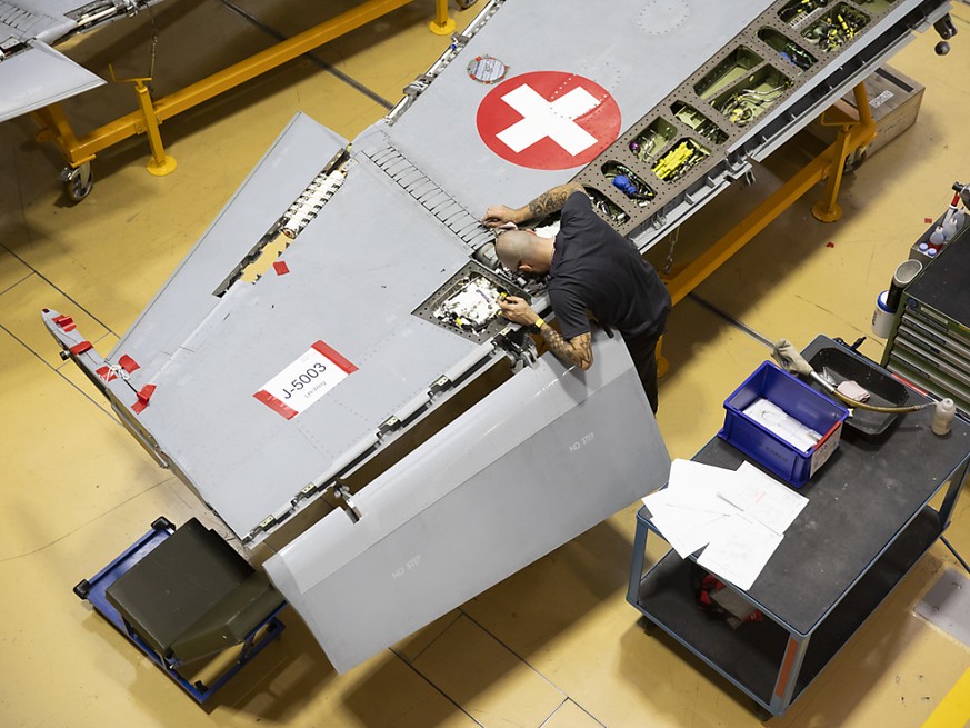 "Ma décision doit permettre à Ruag de se concentrer à nouveau sur ce qui est vraiment important, à savoir les affaires", explique la patronne, Brigitte Beck, qui quitte Ruag MRO Holding (arc ...