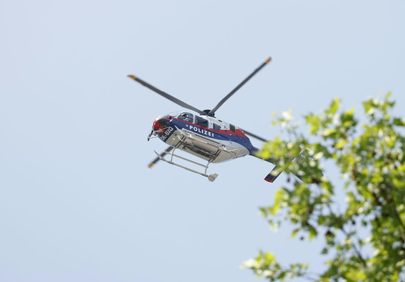 ABD0074_20250610 - GRAZ - �STERREICH: ZU APA0140 VOM 10.6.2025 - Ein Polizei-Gro�einsatz ist am Dienstagvormittag, 10. Juni 2025, in einer Grazer Schule in der Dreiersch�tzengasse angelaufen. Im Bild: ...
